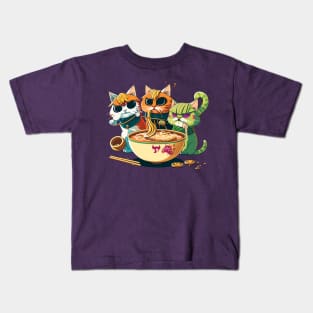 Cats eating ramen in Mardi gras Festival Kids T-Shirt